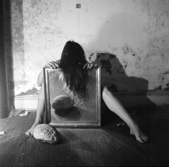 francesca woodman au miroir