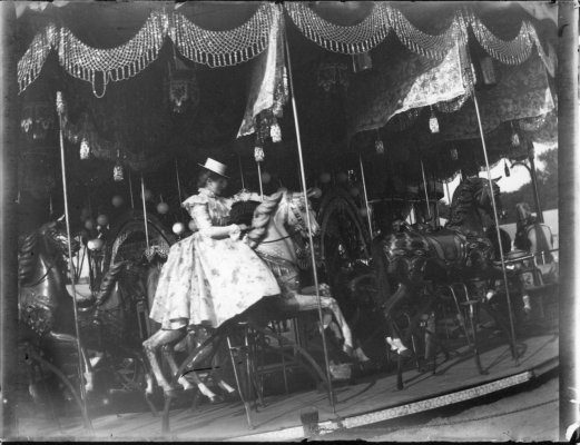 Riding the merry-go-round by Heinrich Zille 1900