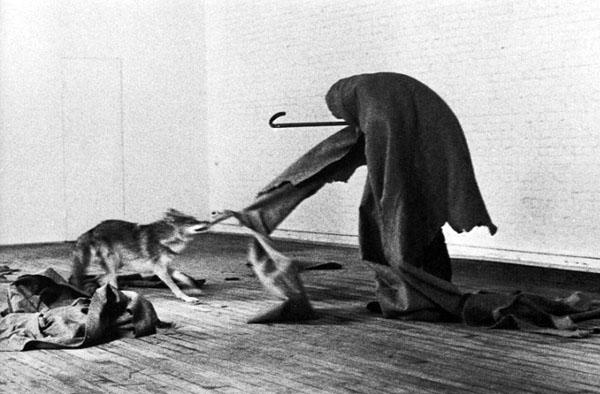 joseph_beuys_coyot